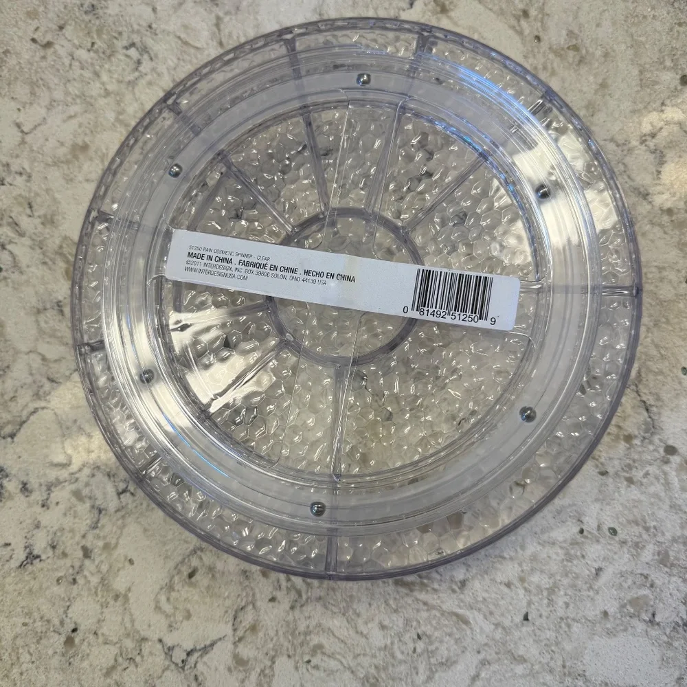 Pre-Owned Rain Cosmetic‎ spinner - clear